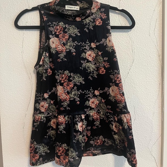 *Free Gift W Purchase* Vintage Ginger G velvet floral turtleneck tank. Size s - Picture 2 of 3